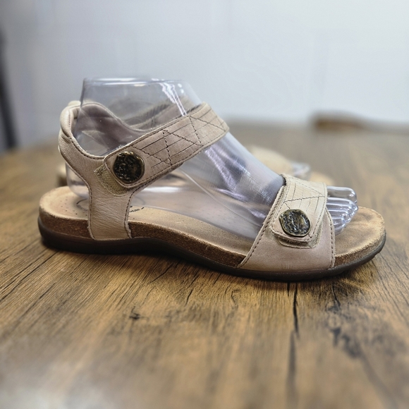 Taos Pioneer Leather Comfort Sandals - Picture 2 of 11